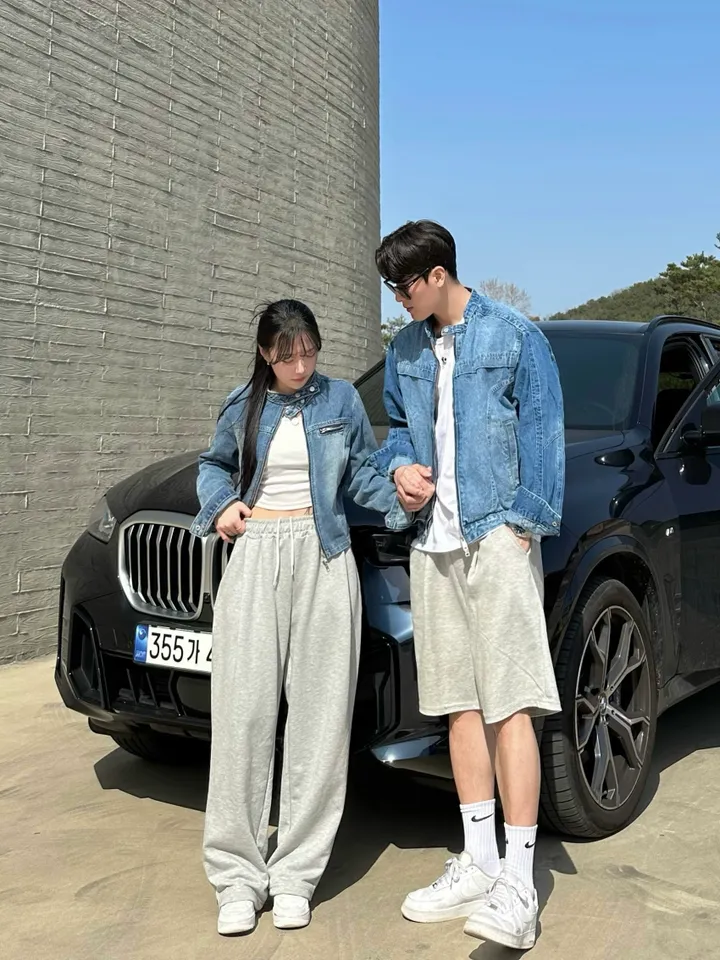 2사이즈! 커플 바이커 청자켓 데님 자켓 흑청 진청 겨울 가을 봄 커플룩 시밀러룩 꾸안꾸 코디 세트 크롭 슬림핏 오버핏 남녀공용 투피스 남자 데이트 빅사이즈 트레이닝  와이드팬츠 상세 이미지 25