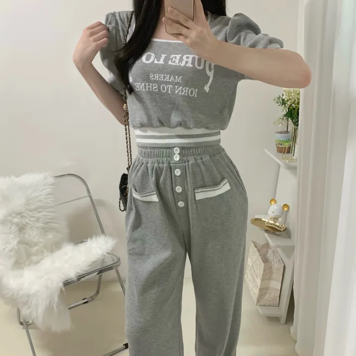 🚀당일발송🚀[세트가격/핏예술-!] 페니 배색 스퀘어넥 레터링 퍼프 시보리 반팔 + 밴딩 버튼 롱 와이드 팬츠 투피스 세트 2color 상세 이미지 16