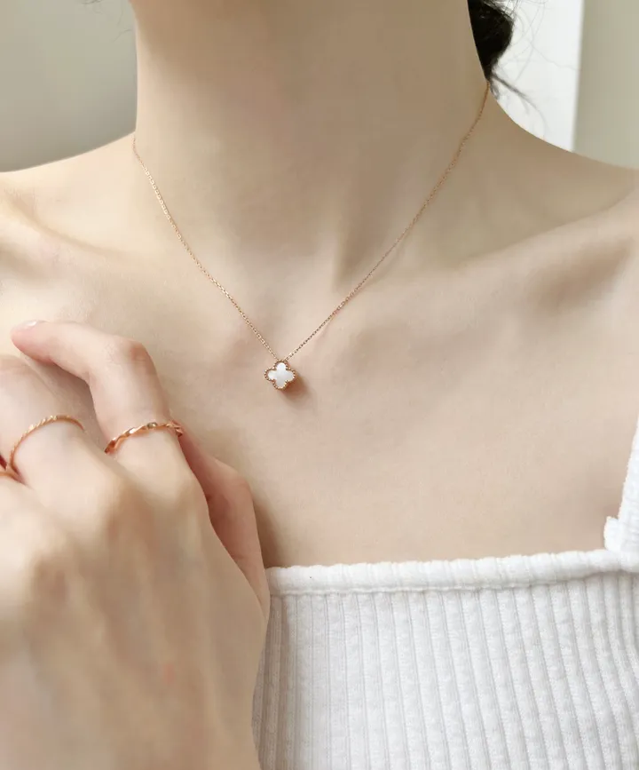 [에이블리 단독][14K GOLD] 네잎클로버 양면 목걸이 펜던트 상세 이미지 6