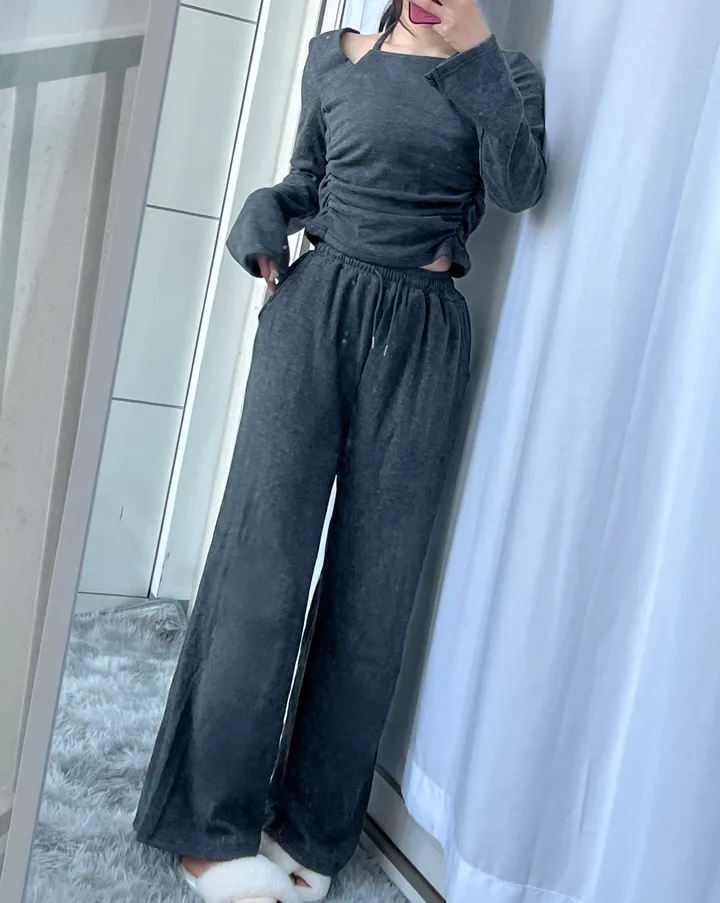 허얇골넓✨꾸안꾸 정석🌸소피아 기모 셔링 세트 (홀터넥 고퀄 오프숄더 도톰 스판 긴팔 슬림핏 티 투피스 데일리 무지 와이드 팬츠 하이웨스트 겨울 셋업 밴딩 바지) 상세 이미지 42