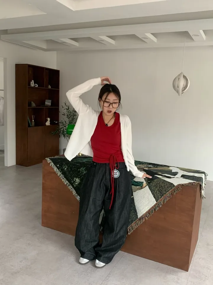 당일발송🔥메르디 브이넥 긴팔 니트 가디건 노랑 레드 화이트 블랙 봄 여름 가을  루즈핏 상세 이미지 48