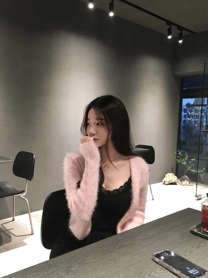 🍓딸기우유같은🥛 미친색감💕 후회❌ 솔잎데이지가디건 청순개강룩 가디건 볼레로 퍼볼레로 크롭가디건 니트가디건 니트 봄가디건 겨울가디건 퍼가디건 앙고라 아우터 간절기 개강룩 상세 이미지 15
