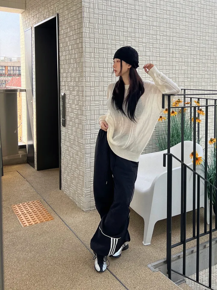 [국내제작/남녀공용] 커브드 라인 트랙팬츠 / 빅사이즈 유니섹스 와이드팬츠 바스락 나일론팬츠 여름긴바지 상세 이미지 17