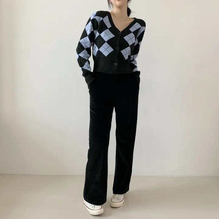 [예쁨보장] 아가일 브이넥 크롭 버튼 니트 가디건 5colors 상세 이미지 29