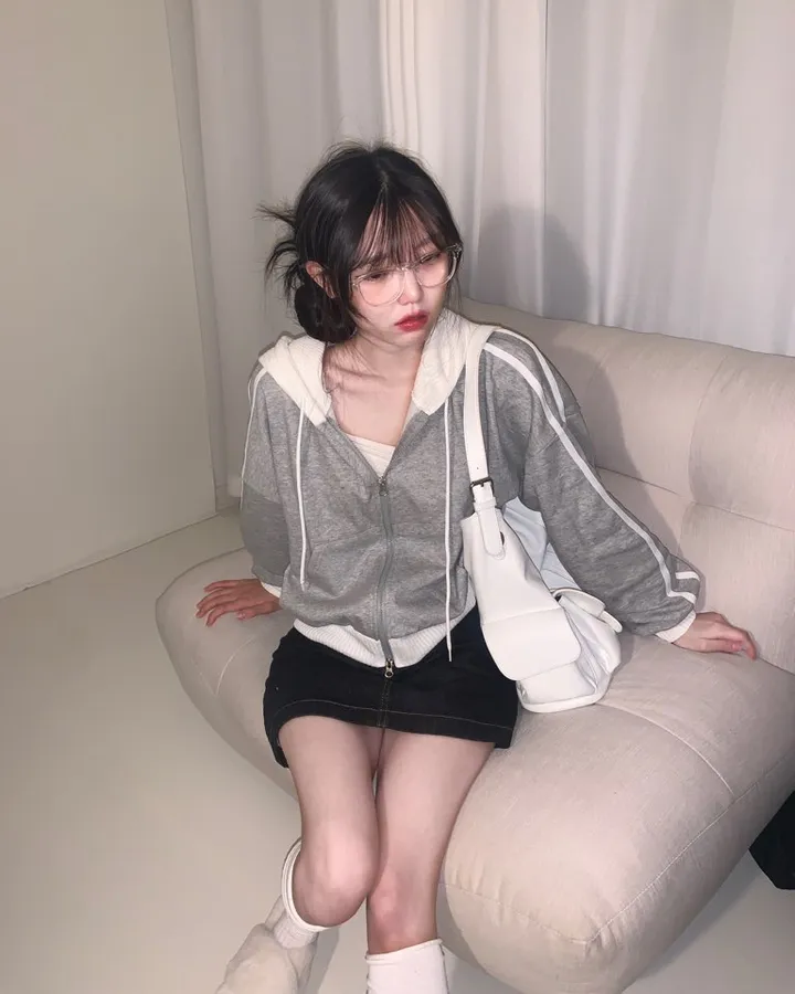 집앞 나갈때 툭걸치기 좋은, 골지 크롭 배색집업 후드 -4col 상세 이미지 8