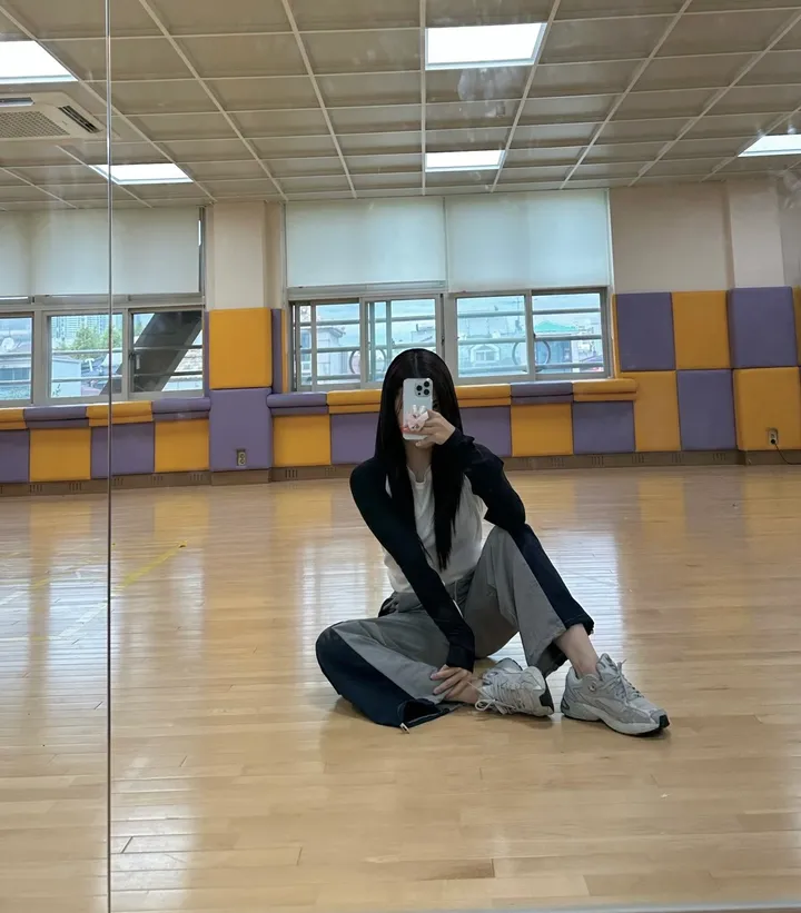 🌪Smoke 사선 팬츠 / 스우파 배색 얼룩말 바다 블랙 스트링 청 카고팬츠 와이드팬츠 힙 스트릿 유니크 빈티지 y2k 힙합 댄스 댄서 무대의상 공연의상 카고바지 포켓 데님팬츠 상세 이미지 21