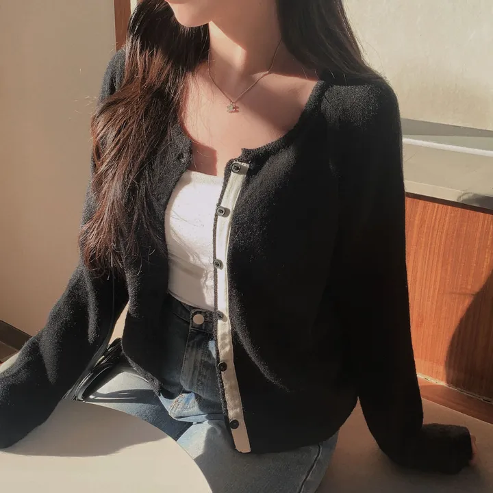 [new컬러추가!/피부하얘보이는❤️]얼굴에 형광등 켰어? 피부 하얘보이는 이유2, 배색 라인 라운드넥 니트 가디건 상세 이미지 34