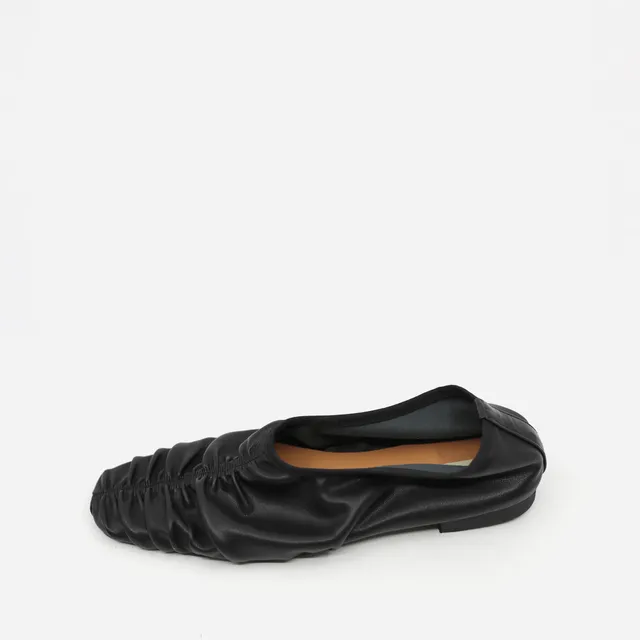 BLACK 33 SHIRRING FLAT