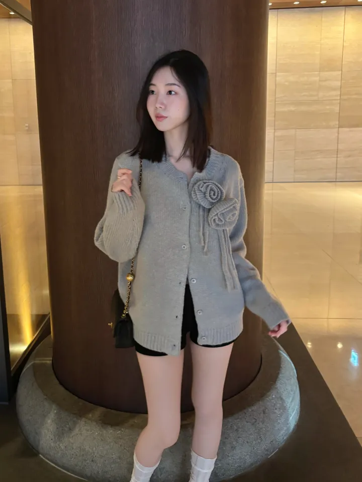 🌺제니 핀터레스트 무드 울50 꽃 코사지 루즈핏 가디건 상세 이미지 15