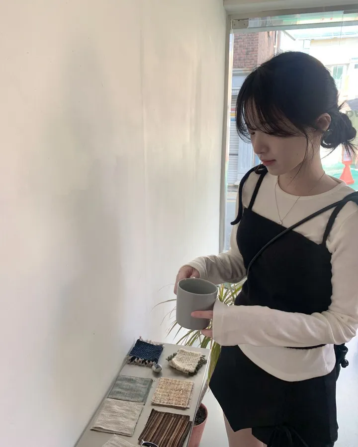 [2ps🎀/퀄리티보장] 레이어드 스트랩 리본 뷔스티에 기모 티셔츠 set 상세 이미지 17