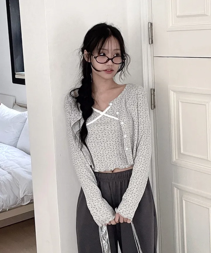 [러블리룩🫧💗] 럼블 잔꽃 패턴 플라워 레이스 골지 나시 가디건 세트 봄 가을 / 나시 가디건 레이어드 아우터 봄가디건 봄옷 뮤잉 상세 이미지 23