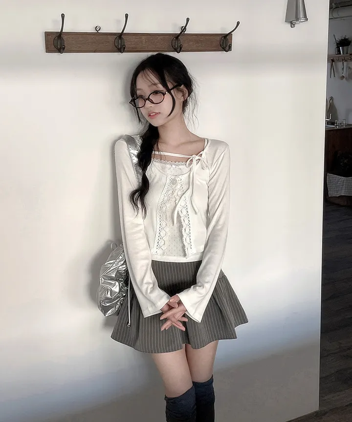 [발레코어💗몸매보정✨] 헤나 레이어드 슬림핏 크롭 유넥 트임 리본 스트랩 원버튼 레이스 가디건 겨울 봄 / 가디건 니트가디건 긴팔티셔츠 레이어드 슬림핏 기본티 이너티 뮤잉 상세 이미지 17