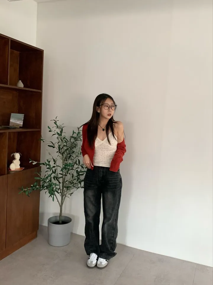 당일발송🔥메르디 브이넥 긴팔 니트 가디건 노랑 레드 화이트 블랙 봄 여름 가을  루즈핏 상세 이미지 42
