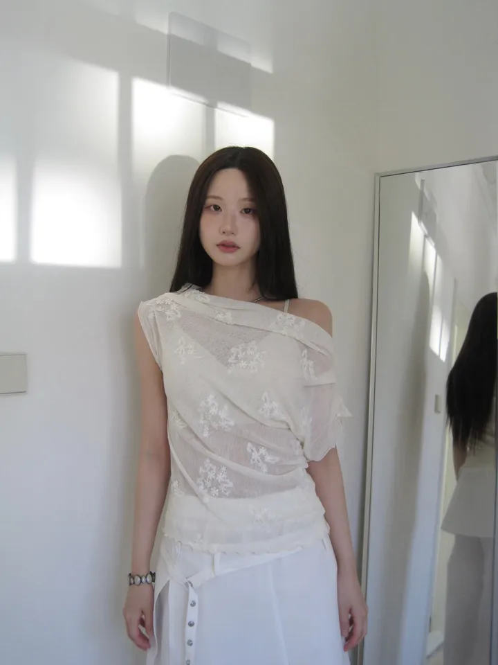 민소매 모델 착용 이미지-S1L28