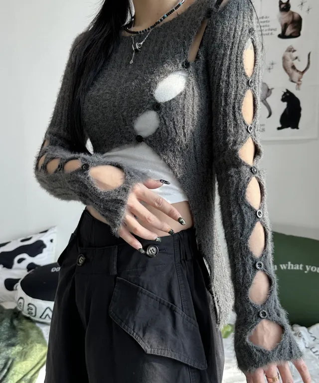 [재진행]트임 버튼 퍼 언발 크롭 니트(3-5일 여유주문)