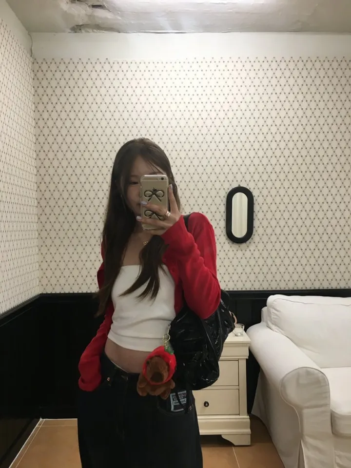 빈티지 딸기 가디건 레드,아이보리, 블랙 [가디건/디테일/빈티지/여름코디/코디추천/데일리/대학생/캐주얼/y2k] 상세 이미지 1