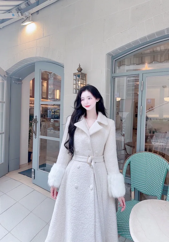 [빠른배송💗/신상기획할인💗] 아르떼미떼 아이보리 폭스 소매 페이크 퍼 벨트 플레어 롱 울 코트 (high quality - 아이보리 , 핑크 국내제작 고퀄리티 안감 누빔 겨울 한겨울 방한 아우터 연말룩 원피스 연말 파티룩 페이크퍼 에코퍼 드뮤어룩 드뮤어) 상세 이미지 3