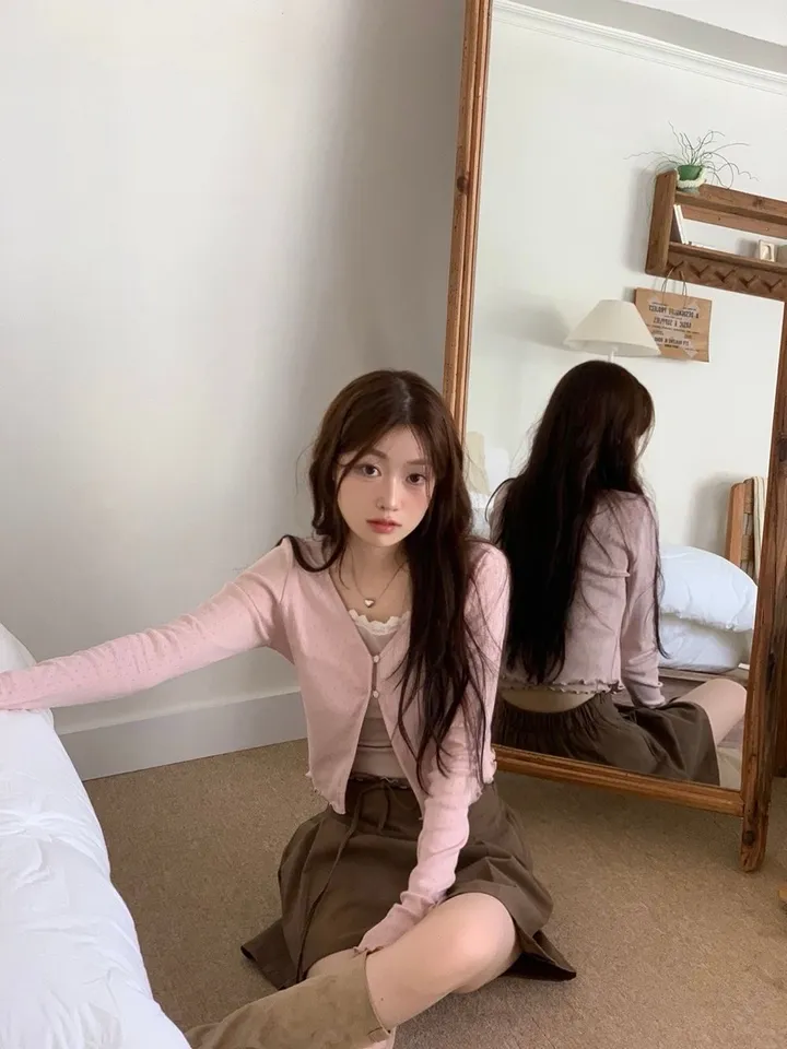 레이블 물결 여리핏 플라워 펀칭 브이넥 롱슬리브 버튼 가디건 3color 상세 이미지 18