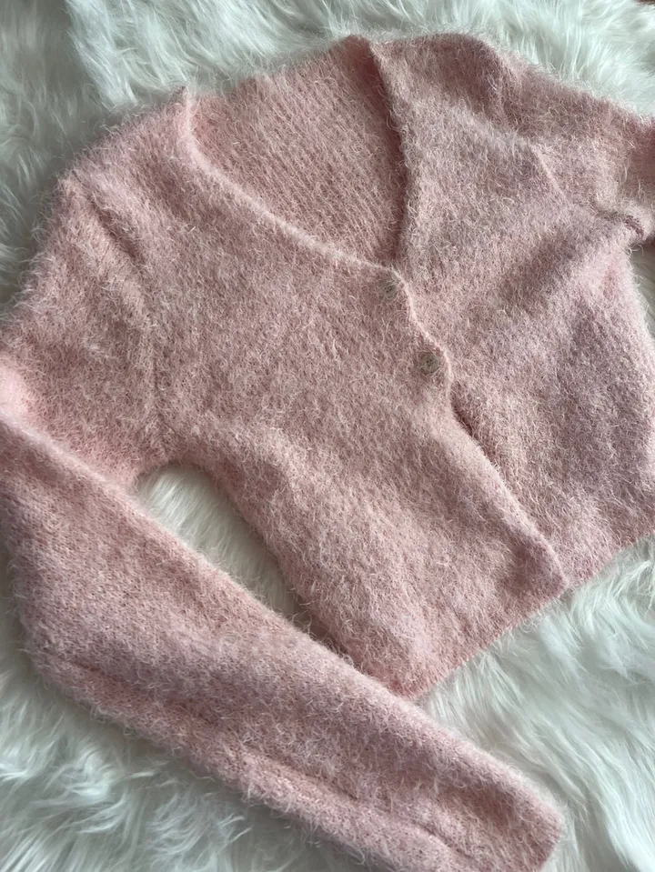 🍓딸기우유같은🥛 미친색감💕 후회❌ 솔잎데이지가디건 청순개강룩 가디건 볼레로 퍼볼레로 크롭가디건 니트가디건 니트 봄가디건 겨울가디건 퍼가디건 앙고라 아우터 간절기 개강룩 상세 이미지 17