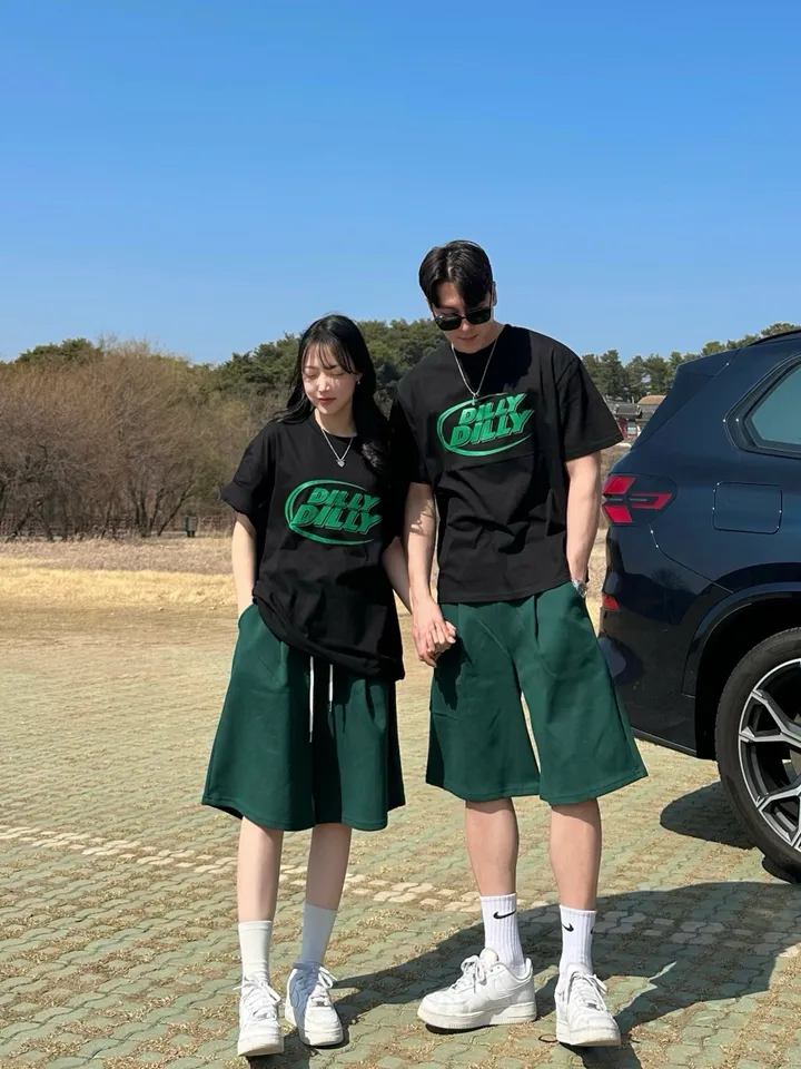 세트가능/ 남녀공용 오버핏 반팔 여름 커플룩 커플티 레터링 루즈핏 반팔 티셔츠 합포 핀턱 버뮤다 팬츠 밴딩 반바지 꾸안꾸 트레이닝 세트 커플 시밀러룩 빅사이즈 세트 스트릿 딜리 상세 이미지 5