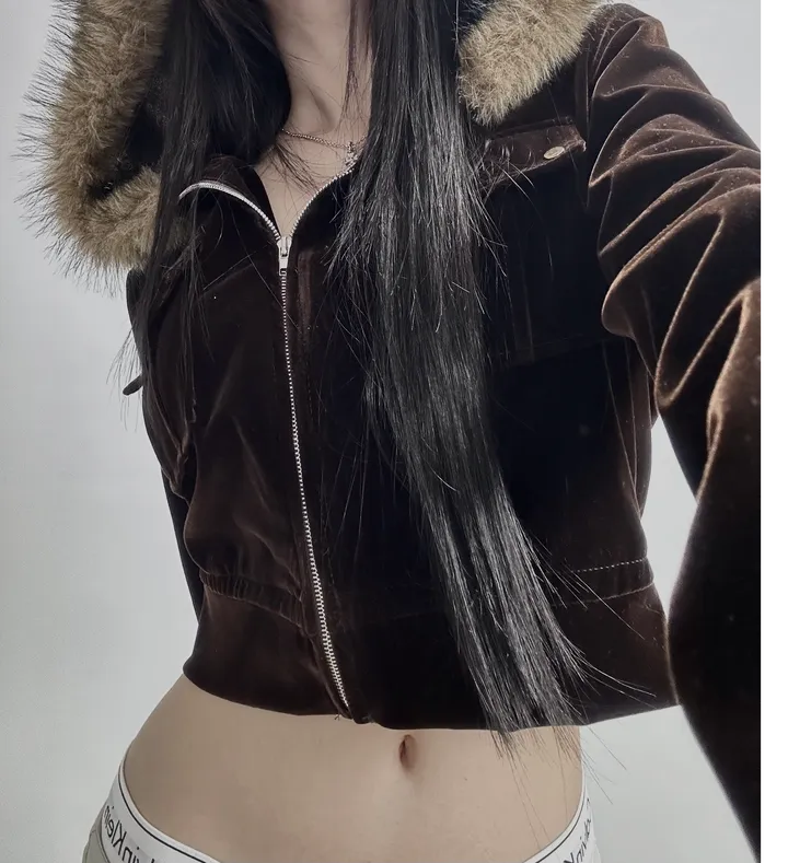 velvet fur hood  jacket- 벨벳 퍼 후드 자켓 2color (힙, 스트릿, 유니크, 크롭, y2k, 빈티지, 퍼, 집업, 후드집업) 상세 이미지 15