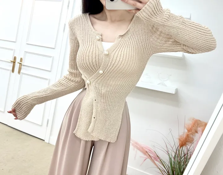 ✨여름부클소재!✨어깨패드O 언발 사선 진주 부클 가디건 니트 (4COLOR) 여름니트 여름가디건 진주버튼 옆단추 트임 가디건 상세 이미지 4
