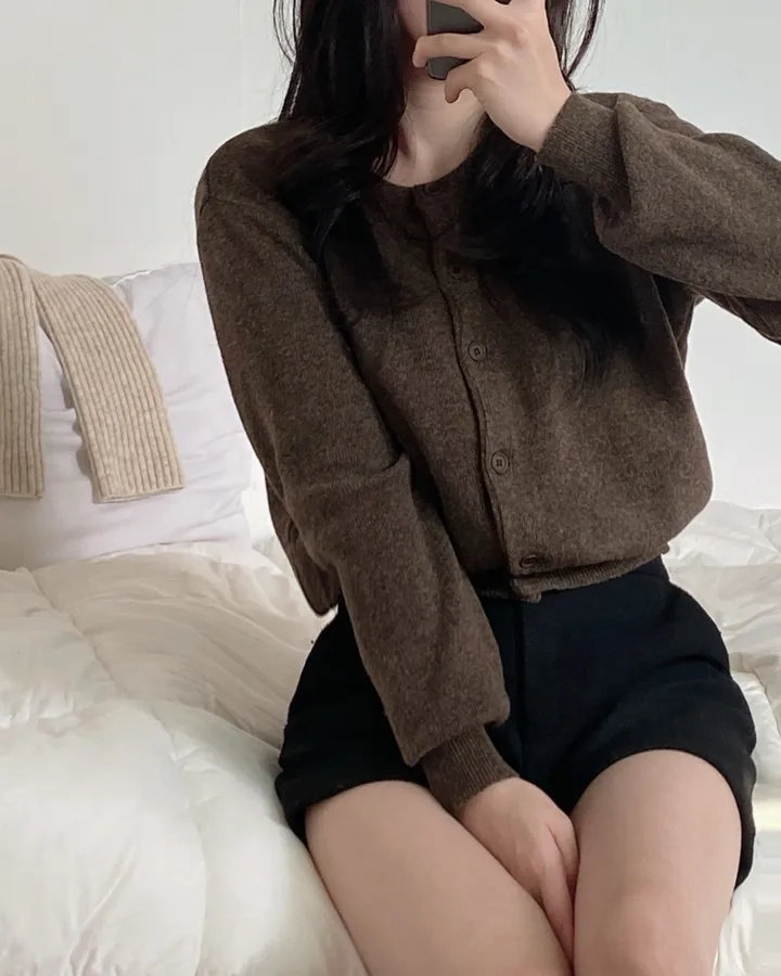 [데일리/인생핏] 라운드 무지 기본 긴팔 니트 가디건 상세 이미지 16