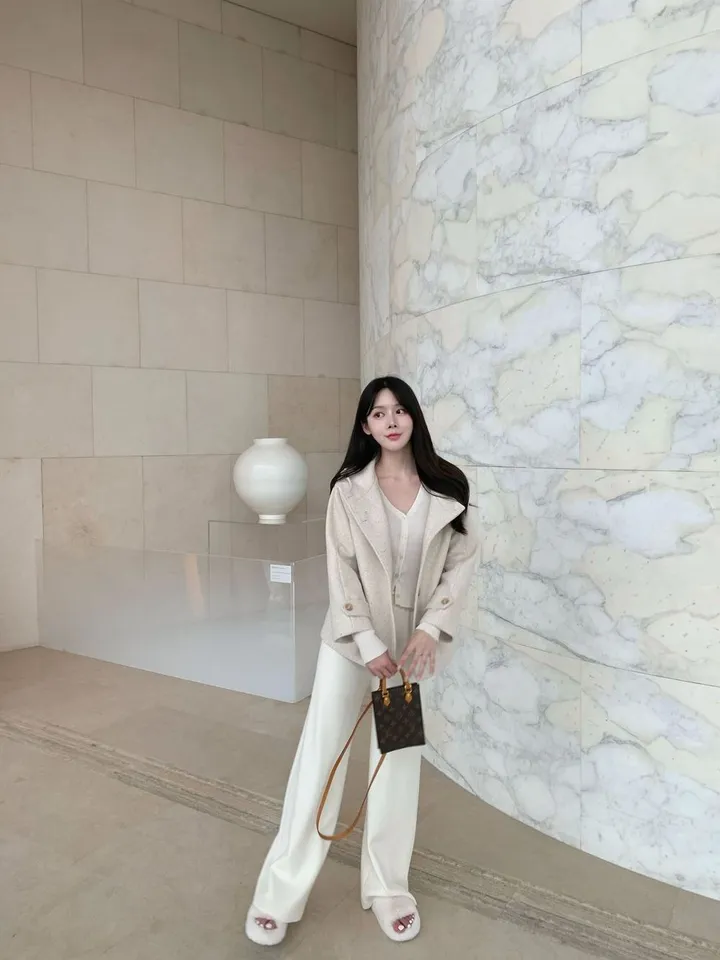 [겨울신상✨] 후드 숏코트 / 코트 후드코트 떡볶이코트 겨울코트 겨울자켓 핸드메이드 코트 숏코트 퍼코트 모직코트 울코트 연말룩 벨트코트 밍크코트 롱패딩 숏패딩 코듀로이 기모 케이프코트 망토코트 숄코트 무스탕 퍼자켓 더블코트 하프코트 기모 후드롱코트 겨울 상세 이미지 20