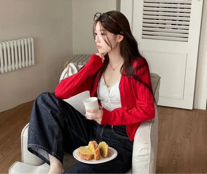 핀터 잘록 꽈배기 브이넥 버튼 긴팔 니트 가디건 4color 상세 이미지 35