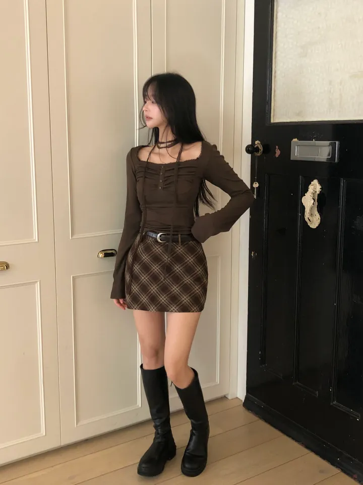 [저렴이X초커세트!핏보장🤎]셔링 스퀘어넥 콩단추 스판 긴팔티셔츠 4color 상세 이미지 12