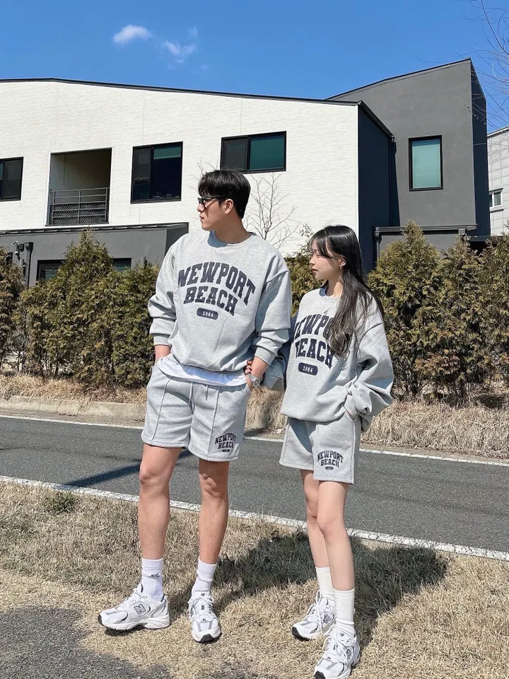 2사이즈/고퀄 남녀공용 맨투맨 반바지 세트 봄 커플룩 시밀러룩 커플 트레이닝 세트 가을 오버핏 아방핏 커플 꾸안꾸 데이트 배색 레터링 뉴포 캠핑 여행 투피스 상세 이미지 30
