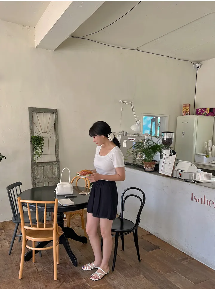 [44-110] [9천장 돌파✨] 유리빈 스판 U넥 슬림핏 크롭 티셔츠( 여름/데일리룩/여행룩/휴가룩/흠뻑쇼/워터밤/빅사이즈/110사이즈/자체제작/크롭/스판/스판좋은/쫀쫀한/쿨링/아이스/기본템/레이어드/베이직/부드러운 ) 상세 이미지 84