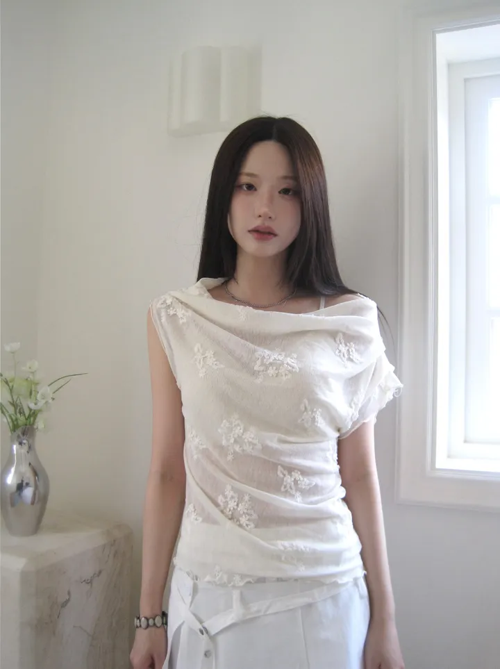 민소매 모델 착용 이미지-S1L32