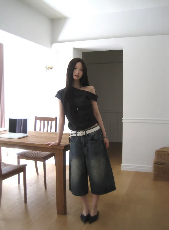반팔 티셔츠 모델 착용 이미지-S1L14
