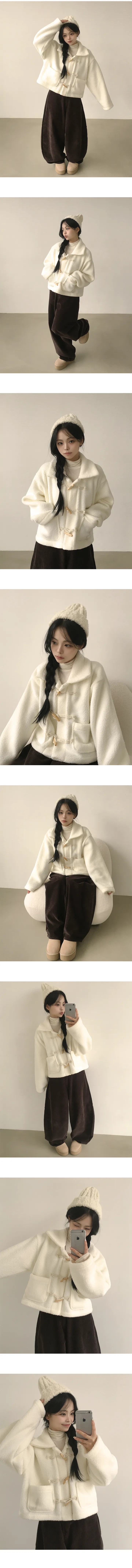 [뽀글이소재🐻/귀여움가득] 떡볶이 단추 포인트! 도톰 양털 뽀글이 떡볶이 단추 포켓 카라 숏자켓 (4color) 상세 이미지 6