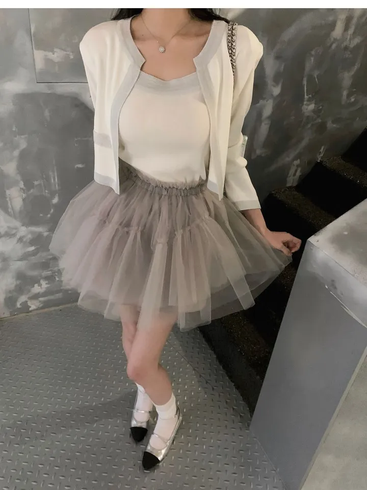 +영상핏 *고퀄* 실버 글리터 배색 나시 가디건 세트 1color 국내제작 브랜드공정 펄가디건세트 패드가디건 글리터가디건 배색가디건 페미닌룩 청담동룩 기념일룩 데이트룩 상세 이미지 7