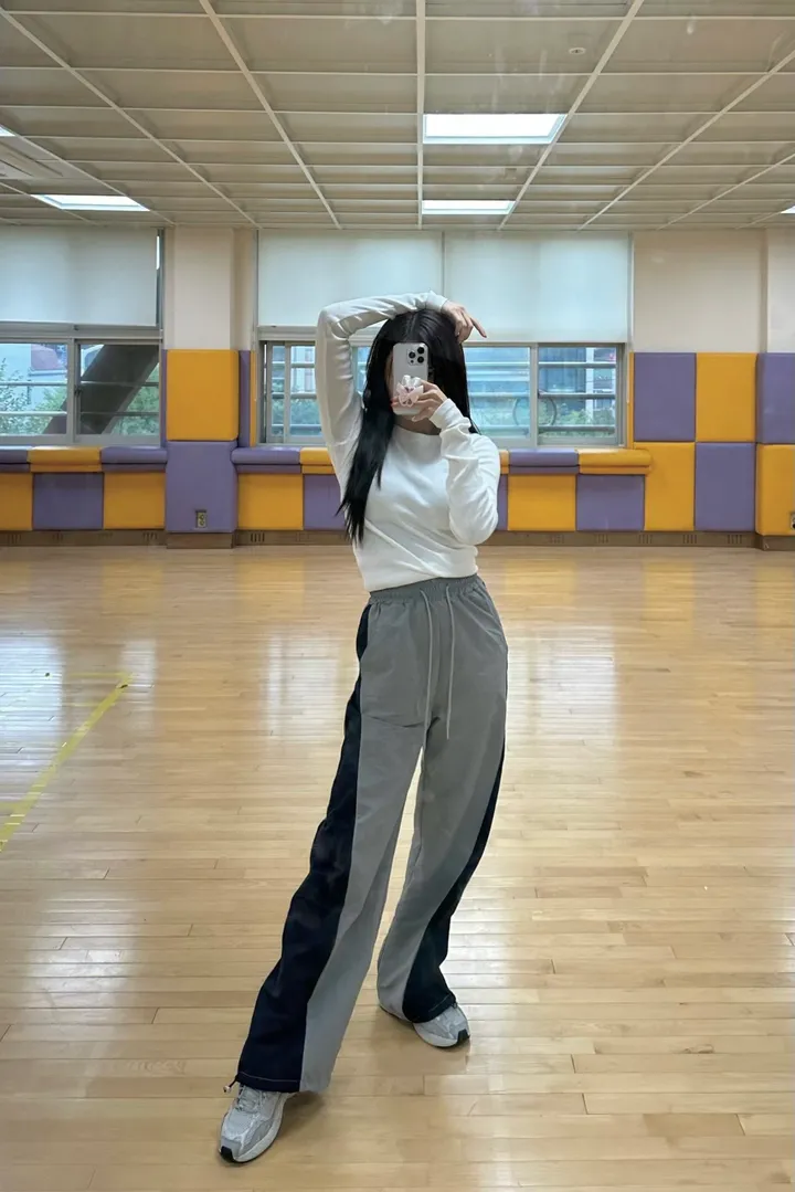 🌪Smoke 사선 팬츠 / 스우파 배색 얼룩말 바다 블랙 스트링 청 카고팬츠 와이드팬츠 힙 스트릿 유니크 빈티지 y2k 힙합 댄스 댄서 무대의상 공연의상 카고바지 포켓 데님팬츠 상세 이미지 37
