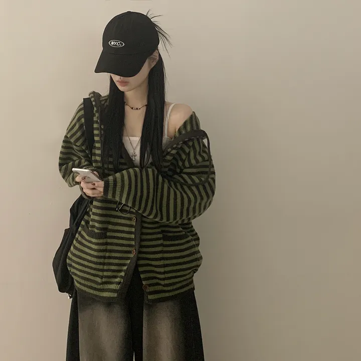 [울함유/폭닥✨] 빈티지힙 오버핏 스트라이프 단가라 니트 후드가디건 단추 집업 상세 이미지 5