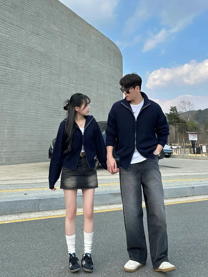 크롭&오버/ 커플 니트 집업 하찌 크롭 니트 오버핏 남녀공용 겨울 가을 봄 커플룩 시밀러룩 꾸안꾸 세트 투피스 남자 코디 데이트 빅사이즈 청치마 청바지 데님 미니 스커트 와이드팬츠 상세 이미지 30