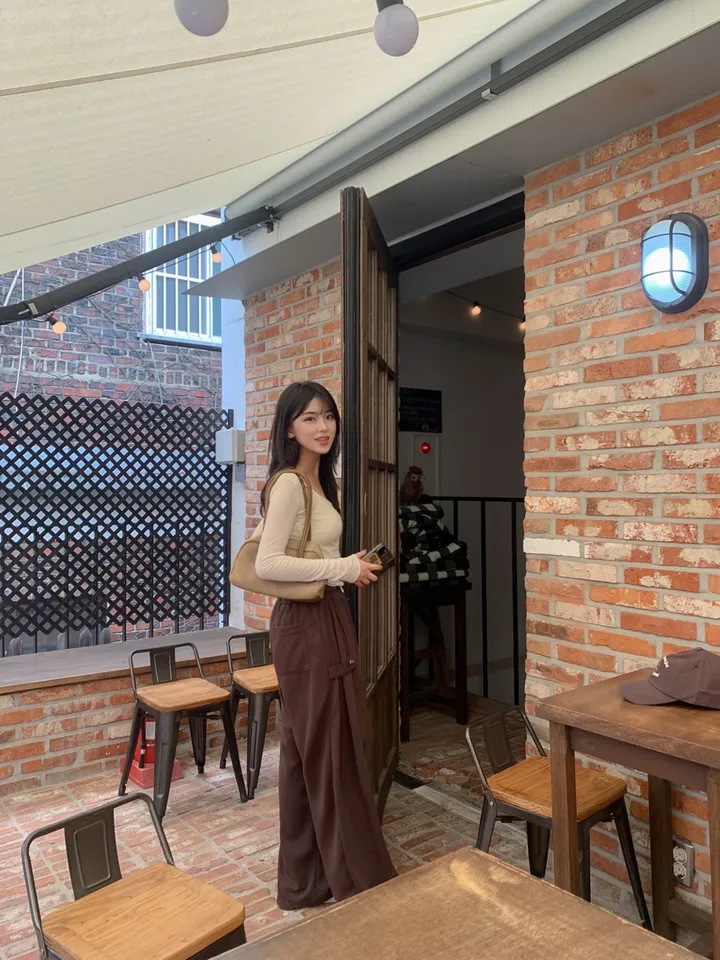 기모추가🔥[인생핏✨2way] 허리밴딩 비조 트레이닝 와이드 팬츠 투웨이 스냅버튼 절개 하이웨스트 롱 일자 츄리닝 바지 하의 체형커버 코튼 면 Y2K 공항룩 봄 간절기 9col 상세 이미지 22