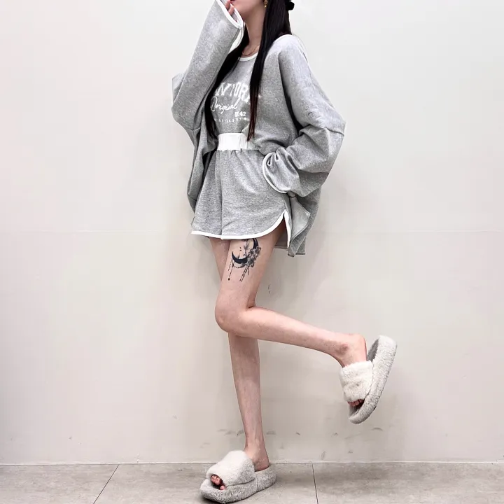 [여름까지/여리루즈핏] 밴티 나염 배색 라인 입술넥 오버핏 긴팔 티셔츠+밴딩 하이웨스트 돌핀 숏팬츠 투피스 트레이닝 세트 3color 상세 이미지 8