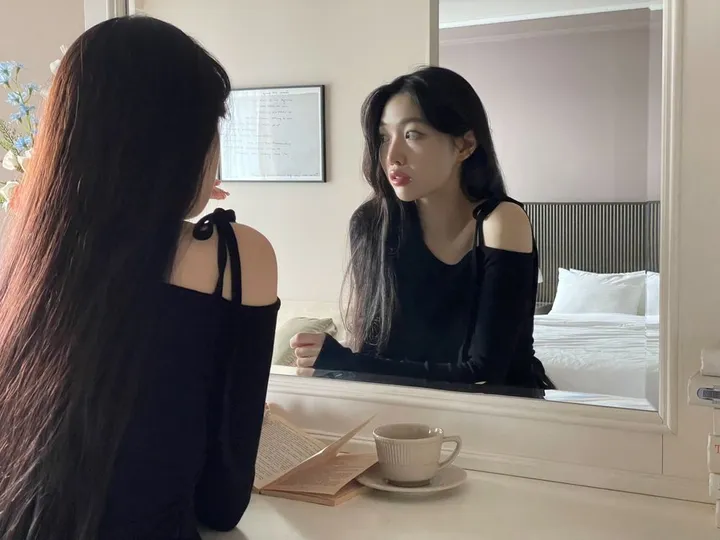 플릿 리본 원숄더 셔링 스트링 시스루 니트 4color 상세 이미지 25