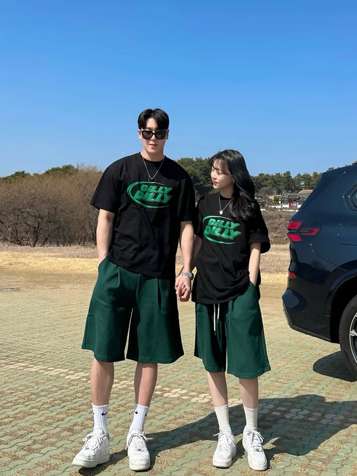 세트가능/ 남녀공용 오버핏 반팔 여름 커플룩 커플티 레터링 루즈핏 반팔 티셔츠 합포 핀턱 버뮤다 팬츠 밴딩 반바지 꾸안꾸 트레이닝 세트 커플 시밀러룩 빅사이즈 세트 스트릿 딜리 상세 이미지 8