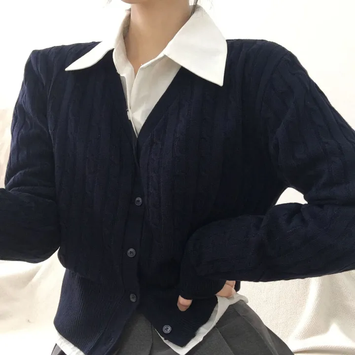 Vネックツイストセミクロップドニットカーディガン | ファッション通販