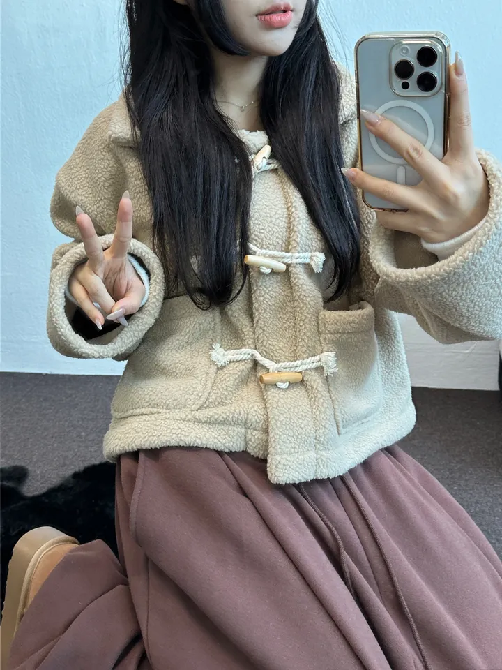 기획🧸🤎양털숏세미크롭떡볶이코트🤎🤍🧸4COLOR 떢볶이코트 더플코트 더플집업 숏코트 큐티 오버핏코트 박시핏코트 국산 코듀로이코트 골덴코트 유니크코트 골덴떡볶이 크롭 루즈핏 가오리핏코트 겨울자켓 겨울점퍼 겨울집업 겨울상의 도톰 폭닥 양털집업 양털코트 상세 이미지 13