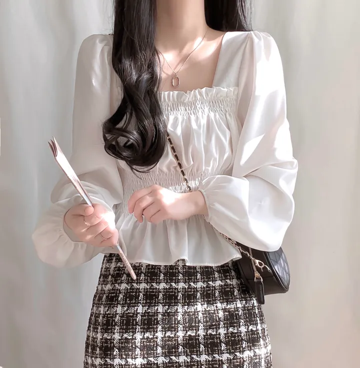 [체형보정/살랑쉬폰] 샤인 스퀘어넥 프릴 셔링 스모크 밴딩 퍼프 블라우스 상세 이미지 20