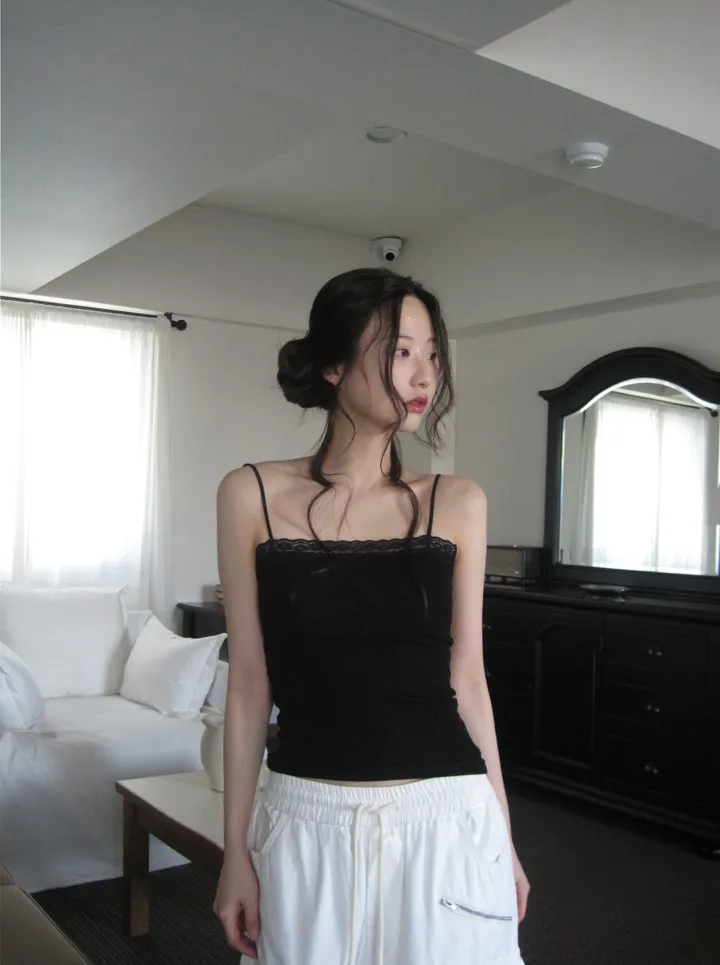 민소매 모델 착용 이미지-S1L25