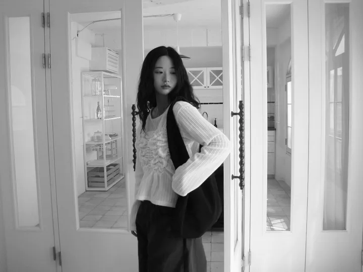 긴팔 티셔츠 모델 착용 이미지-S1L30