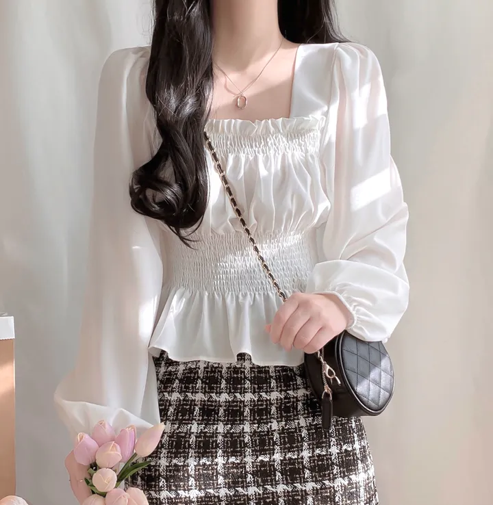 [체형보정/살랑쉬폰] 샤인 스퀘어넥 프릴 셔링 스모크 밴딩 퍼프 블라우스 상세 이미지 18