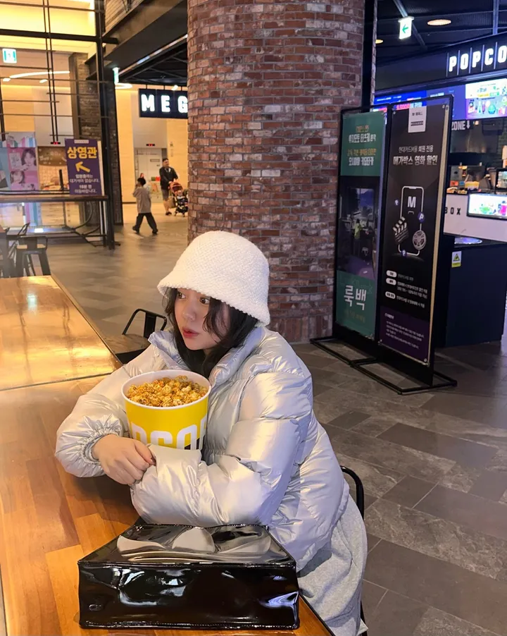 *400장돌파🔥빠른배송🚀/초특가 할인! *후기보장🖤/고퀄, 선 주문 폭주⚡️글로시 펄 숏 패딩🫧- 3colors 상세 이미지 9